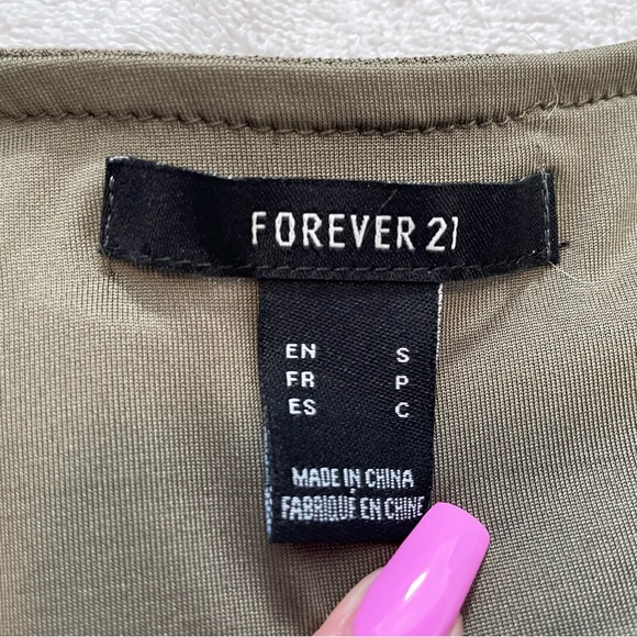 Forever 21 scoop-neck tank top - Picture 5 of 5